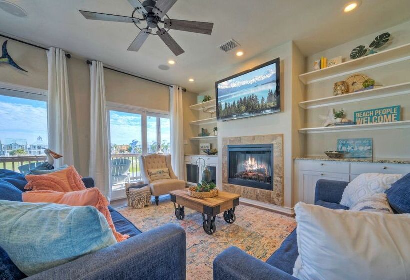 Boots & Beaches Avantstay Golf Cart, Brd Walk