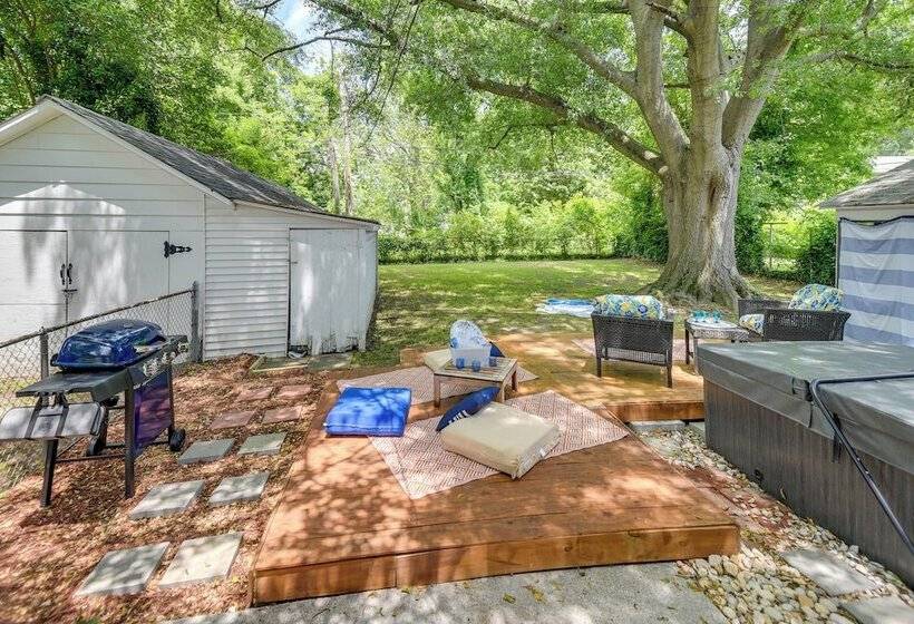 Charming Hampton Home ~ 7 Mi To Buckroe Beach!