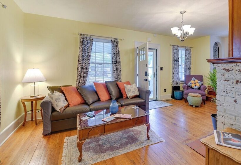 Charming Hampton Home ~ 7 Mi To Buckroe Beach!