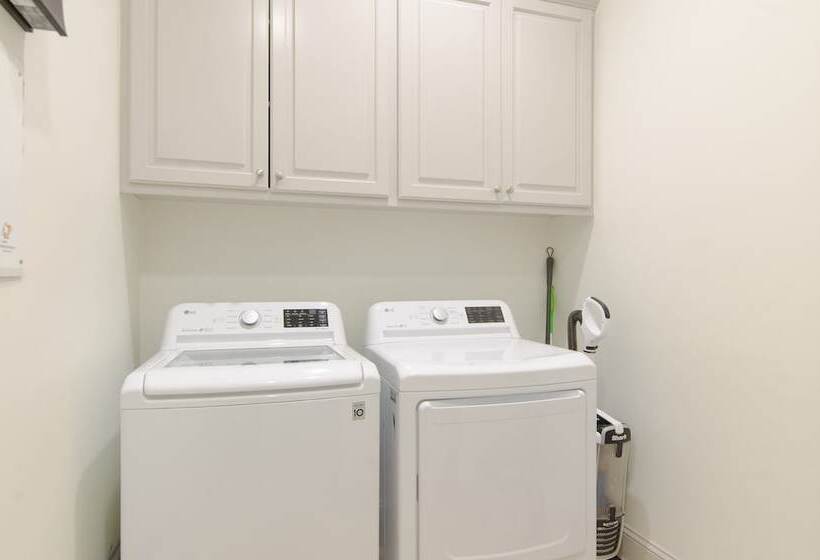 Coastal Marsh By Avantstay Infinity Pool, Hot Tub, View, Pool Table, Ping Pong