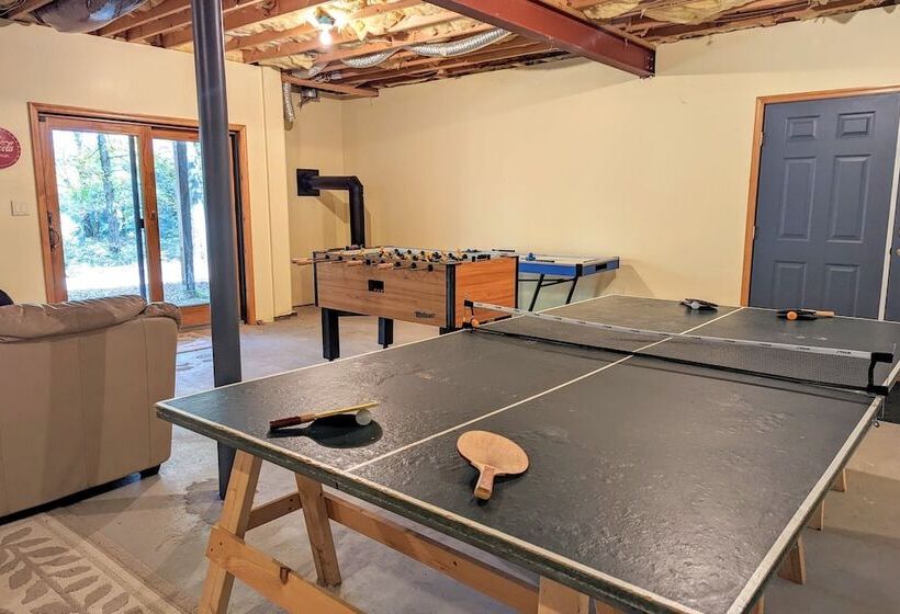 Elk Hollow By Avantstay Lakefront Chalet W/ Game Room & Fire Pit