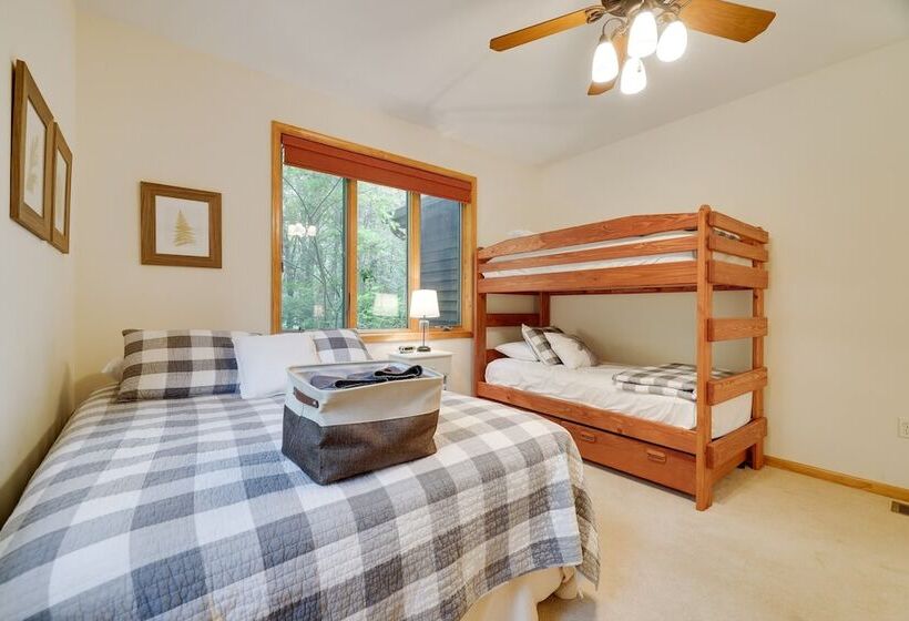 Elk Hollow By Avantstay Lakefront Chalet W/ Game Room & Fire Pit