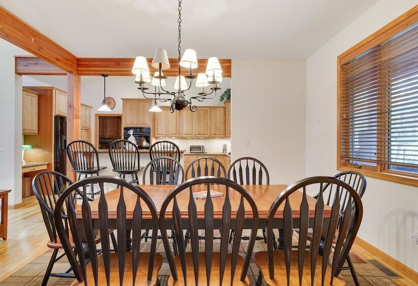 Elk Hollow By Avantstay Lakefront Chalet W/ Game Room & Fire Pit