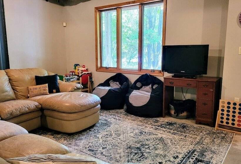 Elk Hollow By Avantstay Lakefront Chalet W/ Game Room & Fire Pit