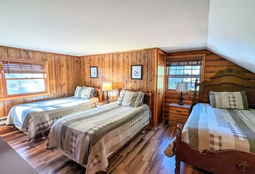 Hickory Cabin By Avantstay Firepit, Hot Tub, Game Room, Great Location