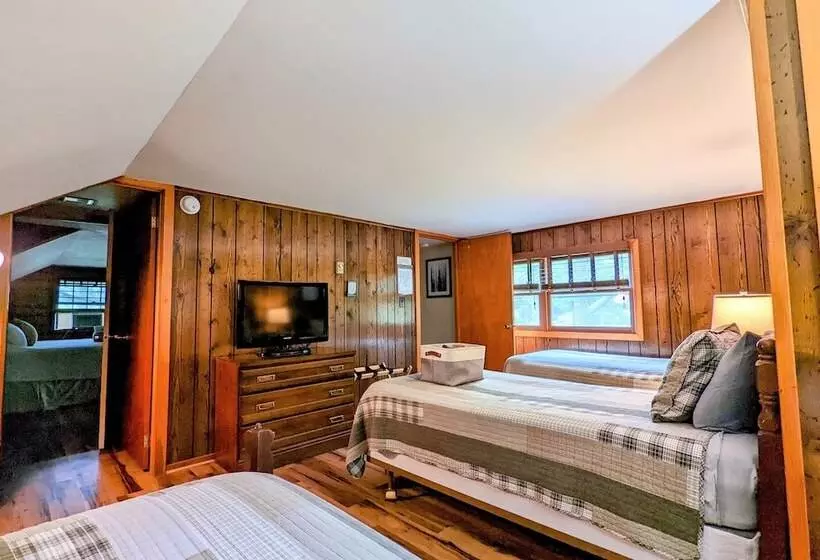 Hickory Cabin By Avantstay Firepit, Hot Tub, Game Room, Great Location