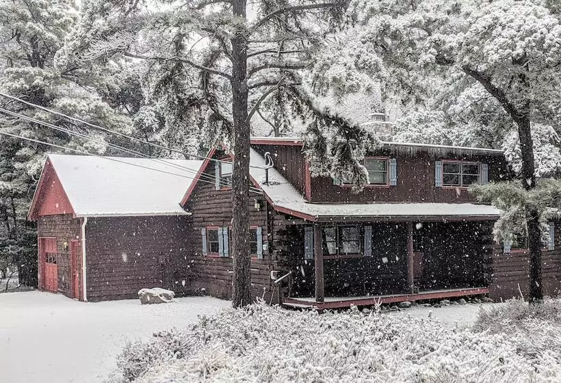 Hickory Cabin By Avantstay Firepit, Hot Tub, Game Room, Great Location