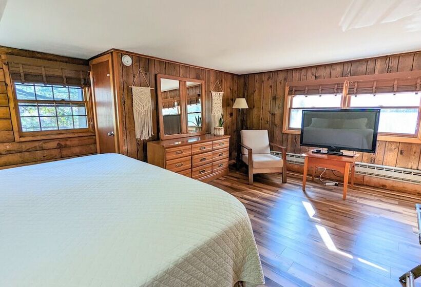 Hickory Cabin By Avantstay Firepit, Hot Tub, Game Room, Great Location