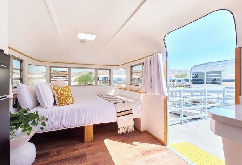 فندق Acres Landing