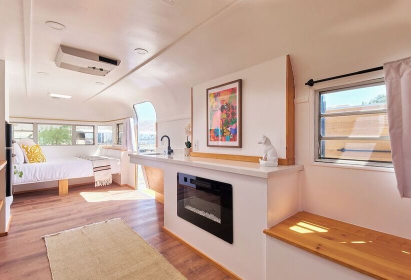 فندق Acres Landing