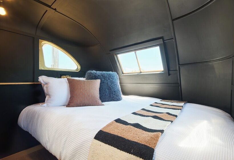 فندق Acres Landing