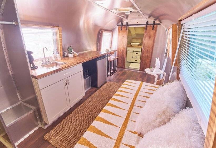 فندق Acres Landing