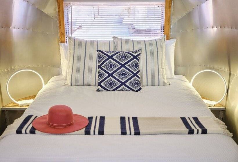 فندق Acres Landing