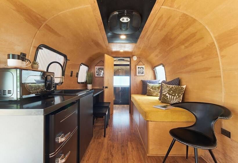 فندق Acres Landing