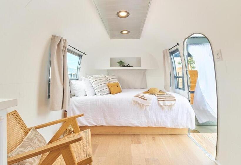 فندق Acres Landing