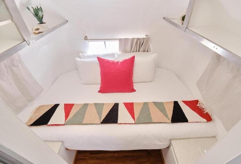 فندق Acres Landing