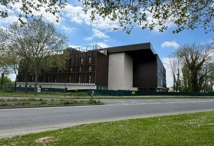 Hotelli Akena Serris  Val D Europe