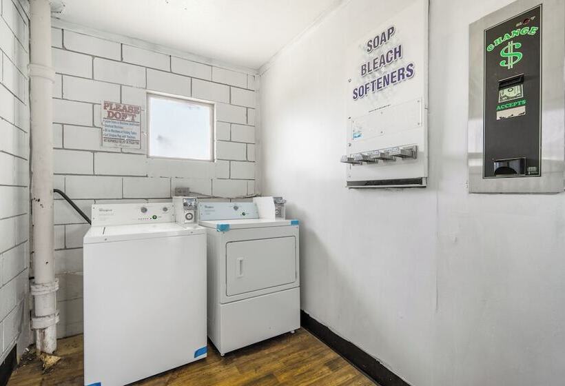 هتل Budgetel Inn And Suite