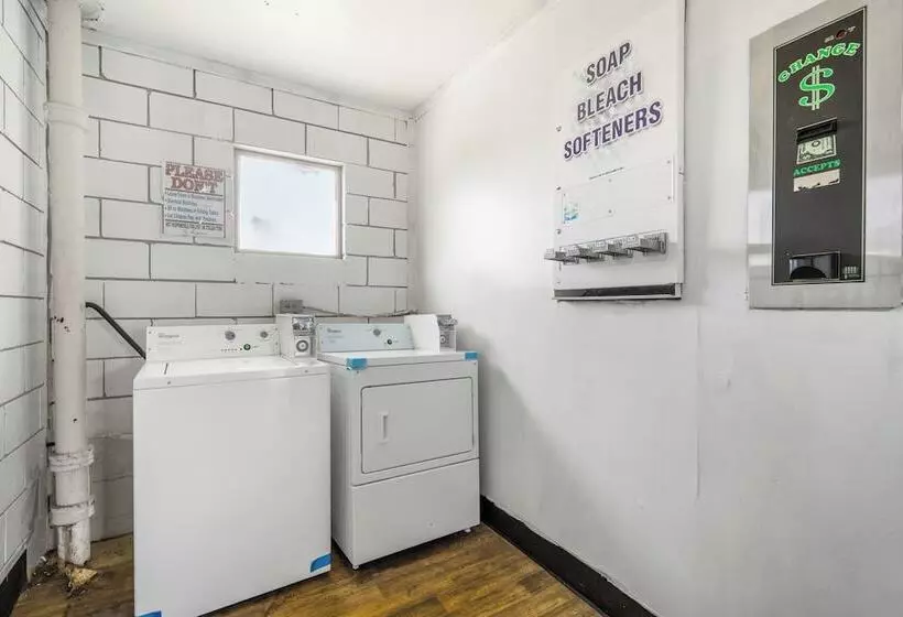 هتل Budgetel Inn And Suite