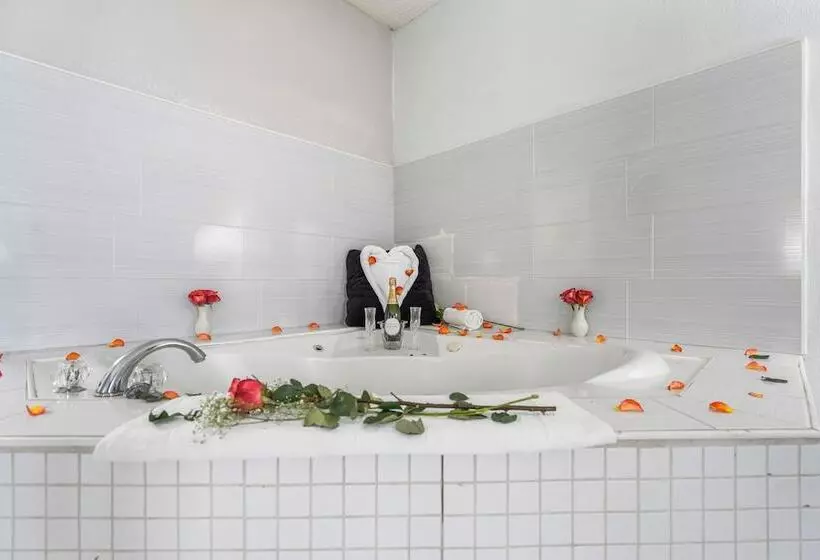 هتل Budgetel Inn And Suite
