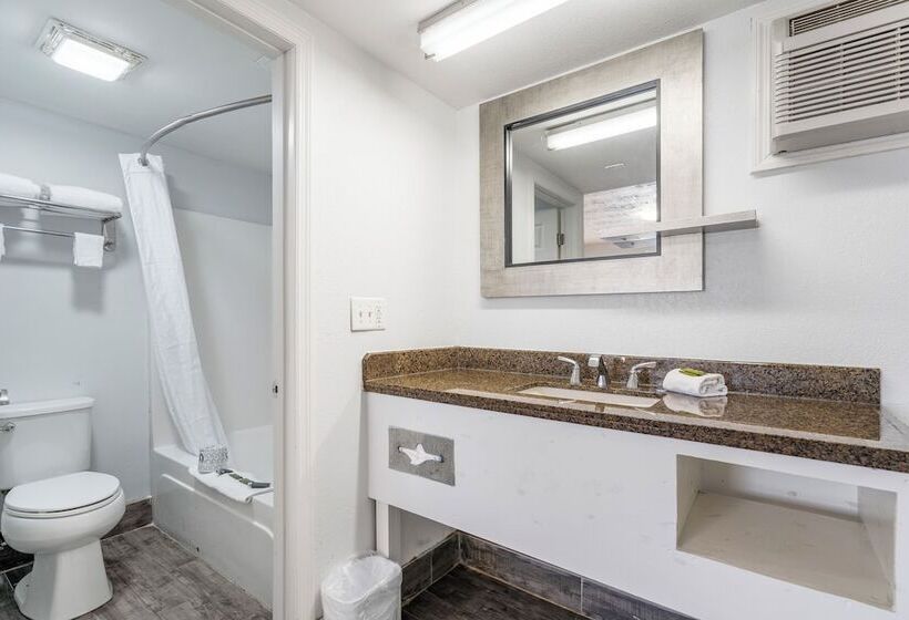 هتل Budgetel Inn And Suite