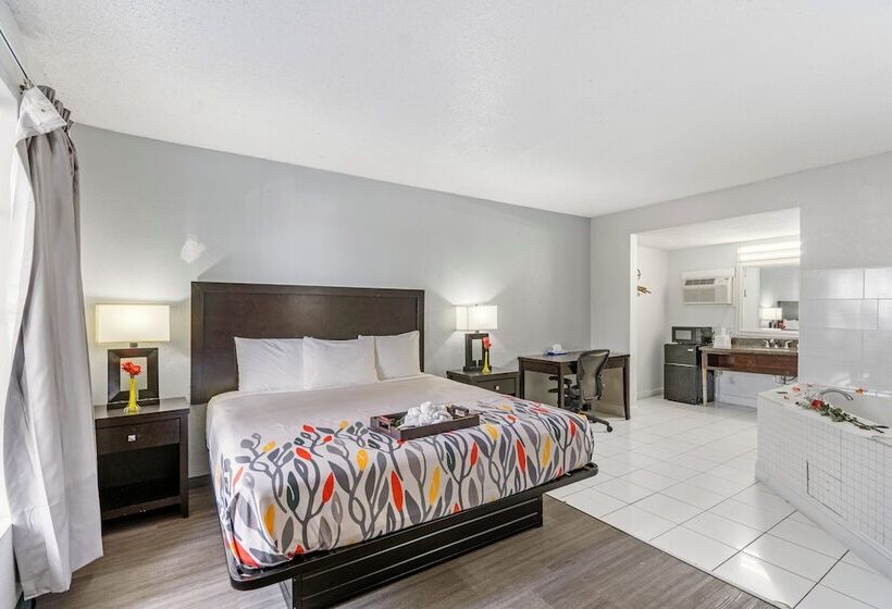 هتل Budgetel Inn And Suite