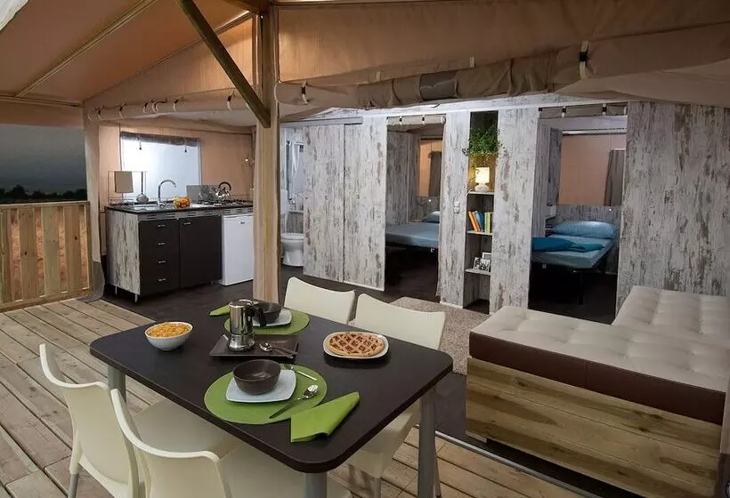 Hotelli Luxury Tent 11 Km. From Porec
