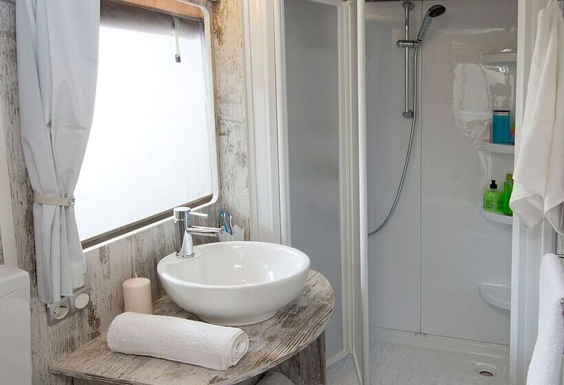 ホテル Luxury Tent 11 Km. From Porec