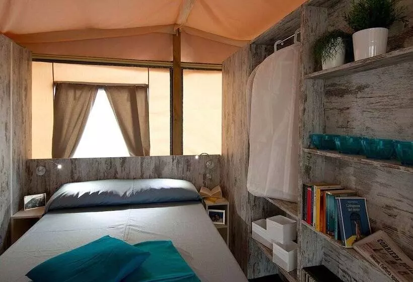 Hotelli Luxury Tent 11 Km. From Porec
