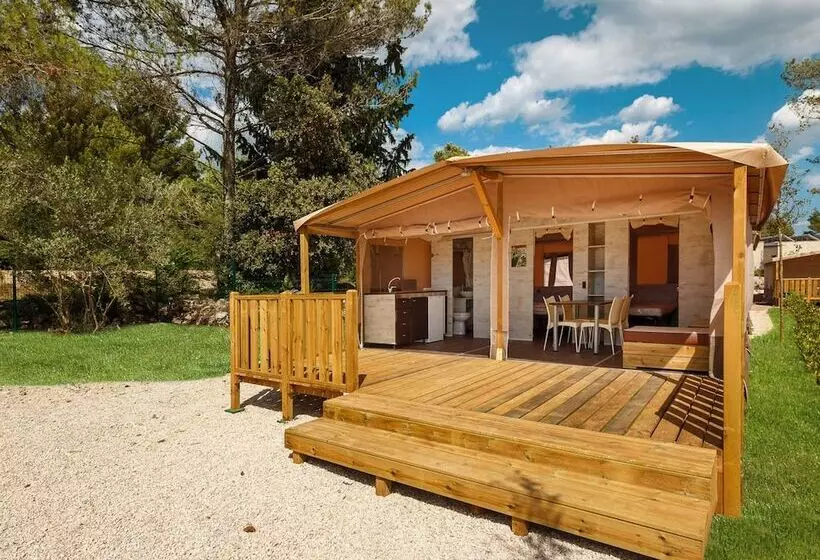 Hotelli Luxury Tent 11 Km. From Porec