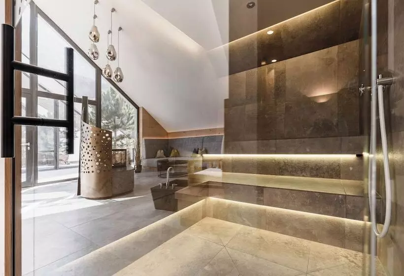 Hotelli Myalps Tirol