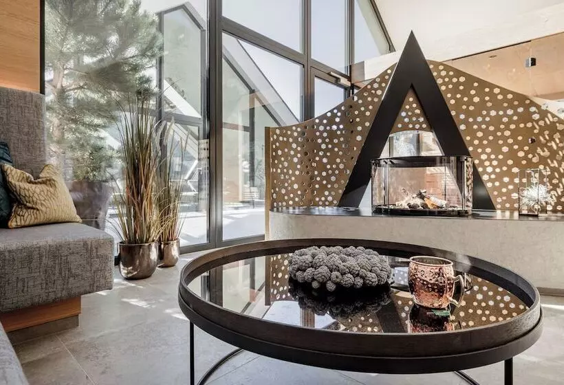 Hotelli Myalps Tirol