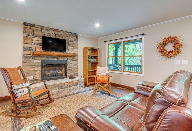 Lake Lure Mountain Retreat W/ Fire Pit & Gas Grill