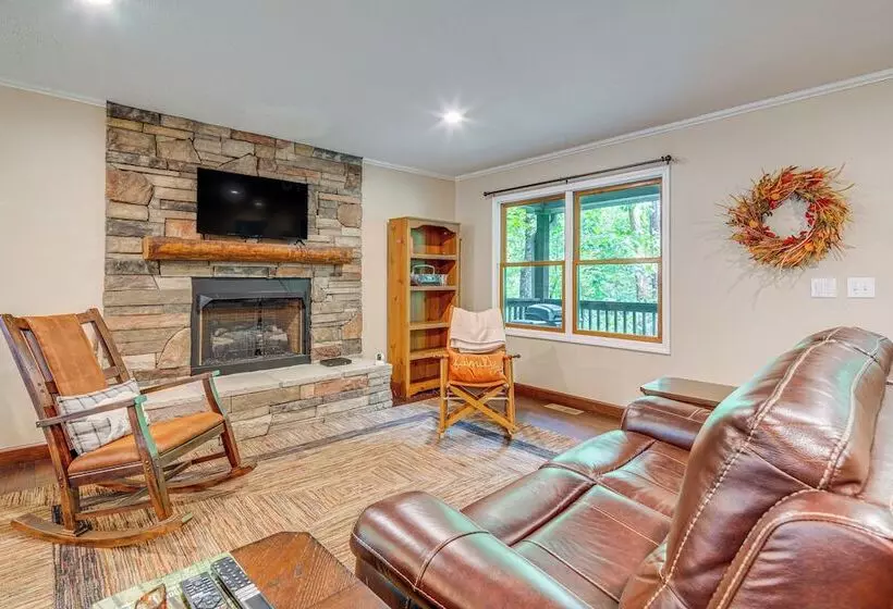 Lake Lure Mountain Retreat W/ Fire Pit & Gas Grill