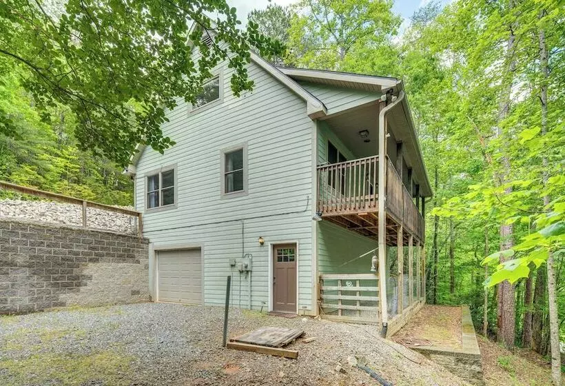 Lake Lure Mountain Retreat W/ Fire Pit & Gas Grill