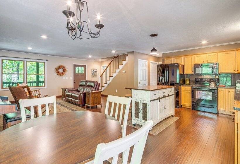 Lake Lure Mountain Retreat W/ Fire Pit & Gas Grill