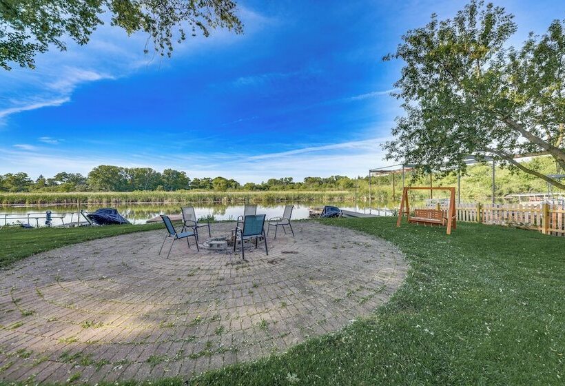 Lakefront Antioch Home W/ Dock, Kayaks & Game Room