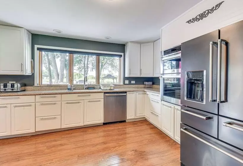 Lakefront Antioch Home W/ Dock, Kayaks & Game Room