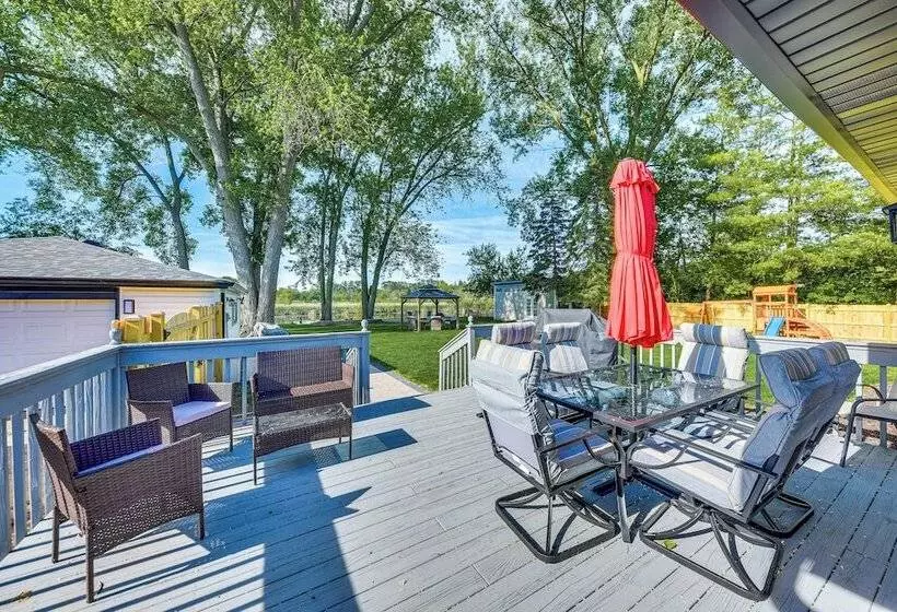 Lakefront Antioch Home W/ Dock, Kayaks & Game Room