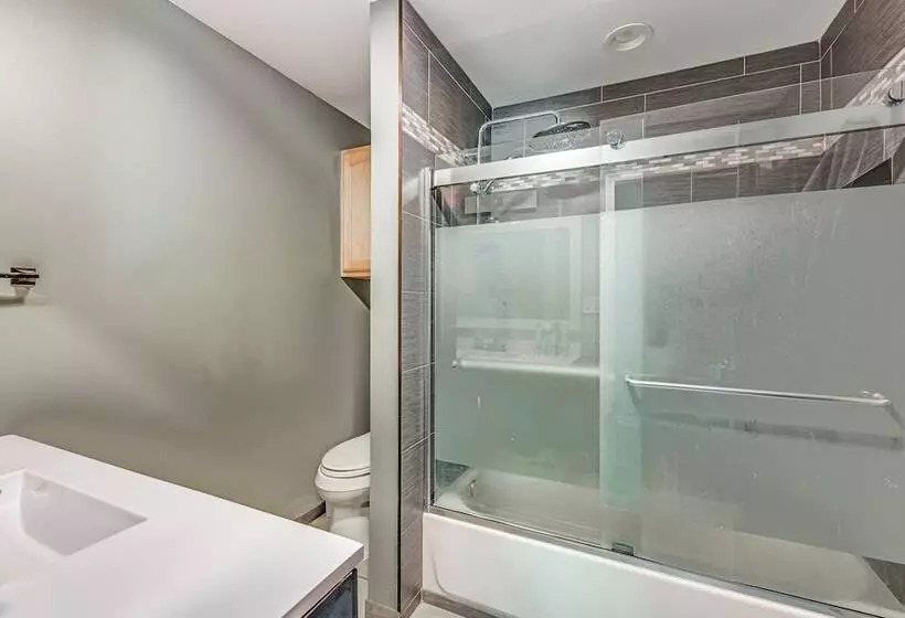 Lakefront Antioch Home W/ Dock, Kayaks & Game Room