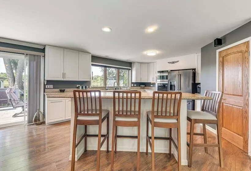 Lakefront Antioch Home W/ Dock, Kayaks & Game Room