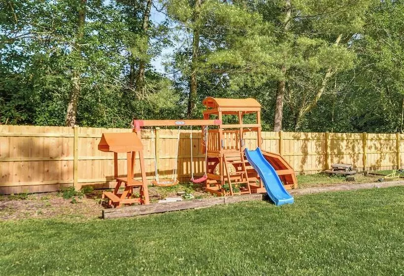 Lakefront Antioch Home W/ Dock, Kayaks & Game Room