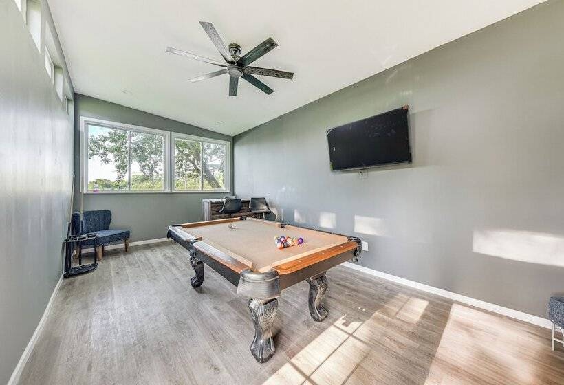 Lakefront Antioch Home W/ Dock, Kayaks & Game Room