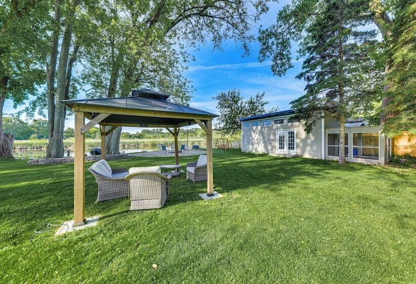 Lakefront Antioch Home W/ Dock, Kayaks & Game Room