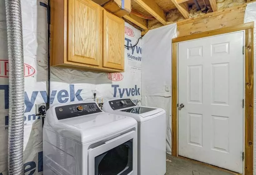 Linden Family Home W/ Yard < 5 Mi To Wineries!