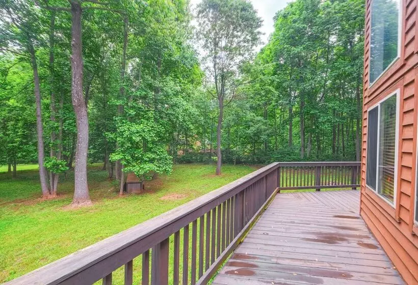 Linden Family Home W/ Yard < 5 Mi To Wineries!