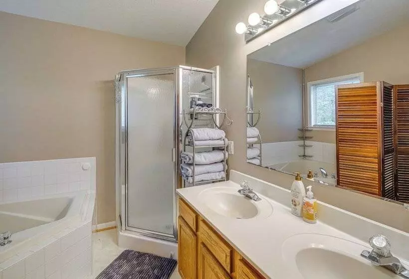 Linden Family Home W/ Yard < 5 Mi To Wineries!