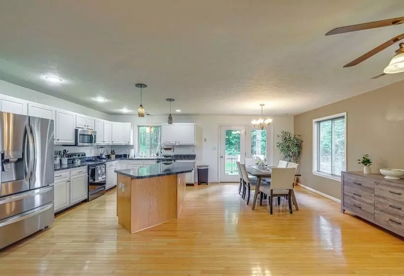 Linden Family Home W/ Yard < 5 Mi To Wineries!