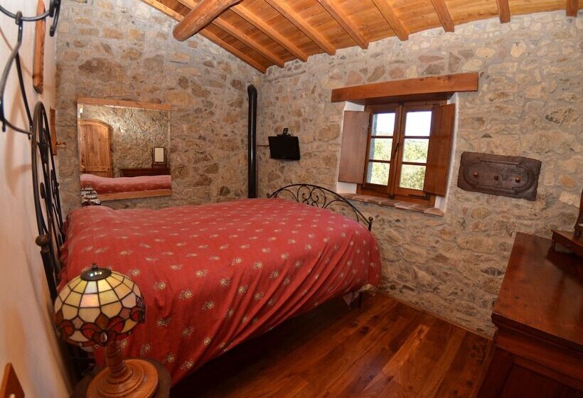 Lovely Cottage In Bagni Di Lucca Amidst Fields