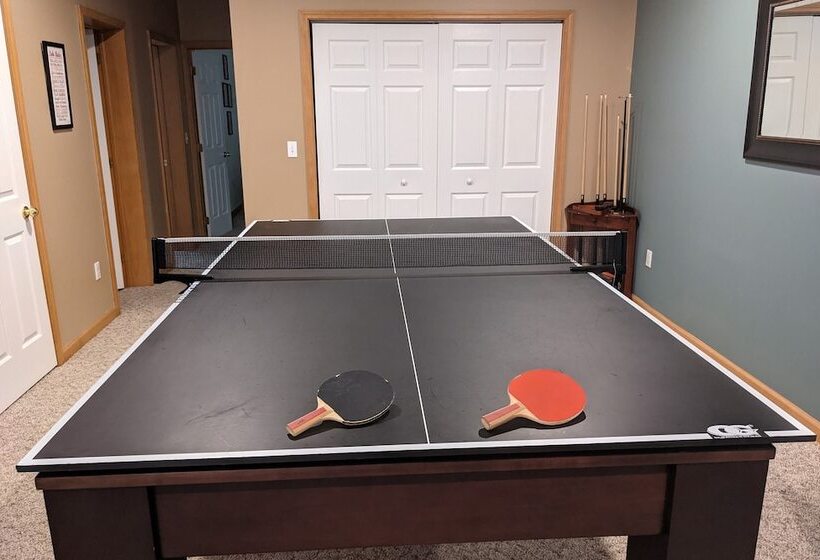 Mews Mountain House By Avantstay Walk To Beach, Hot Tub, Game Room